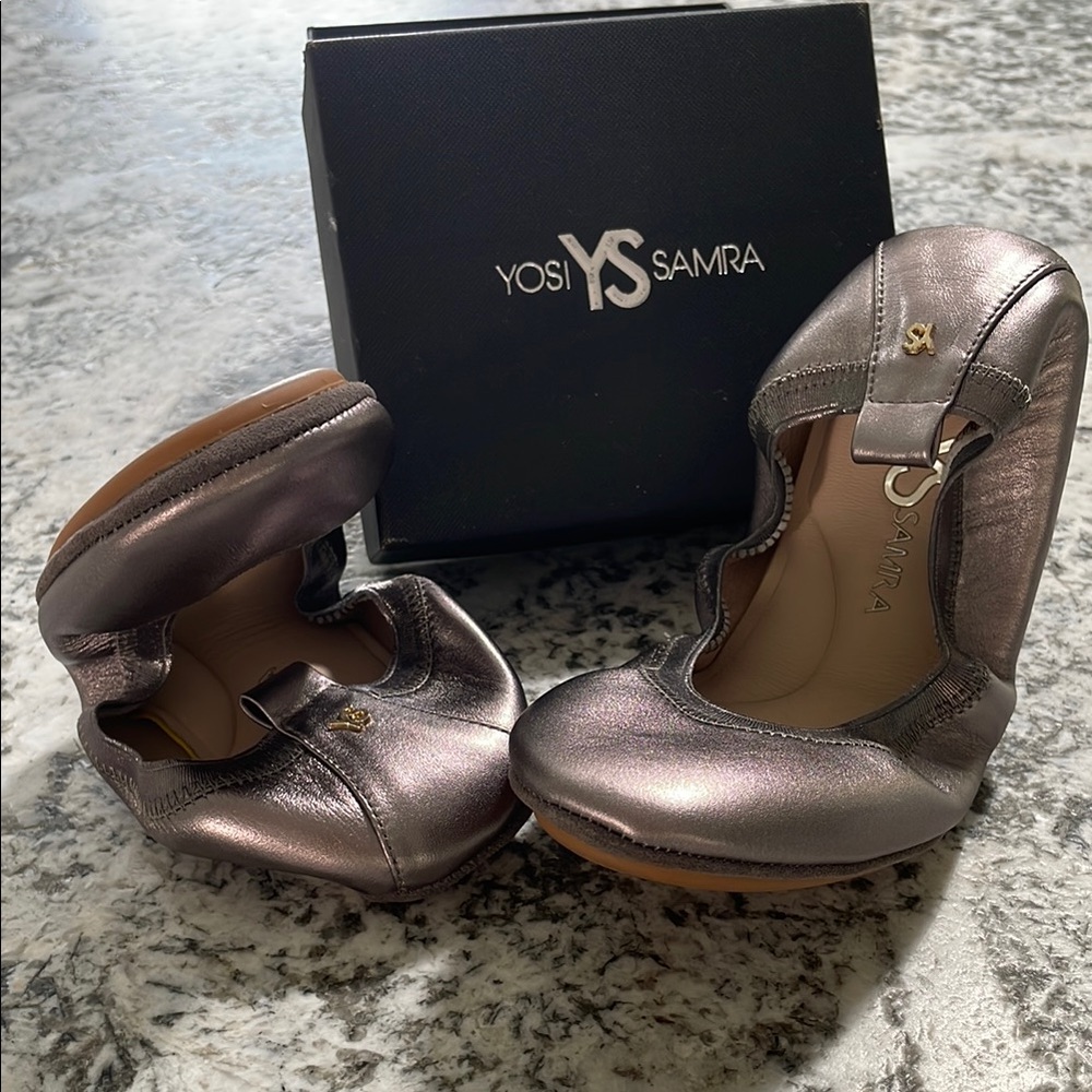 Yosi Samra Women's Shimmering Silver Flats